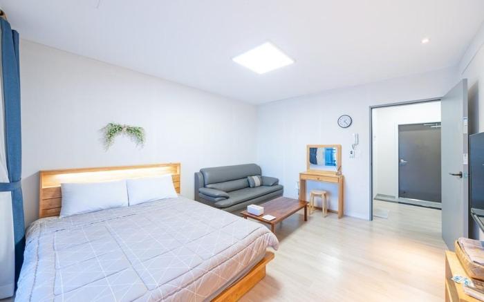 Tongyeong By the See Spa Pension