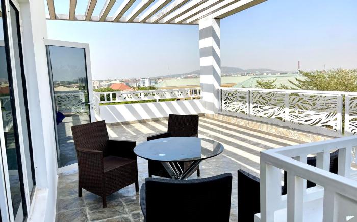 SUNRISE VIEW PENTHOUSE CONDO @UTAKO+WIFI+ 24HRs AC