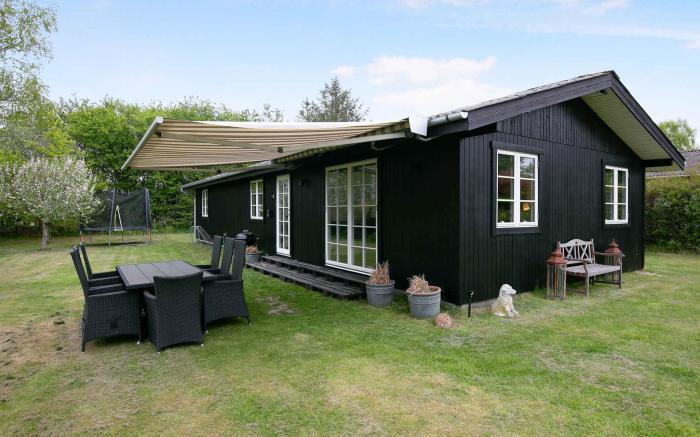 Nyistandsat Sommerhus Med Kaerlighed Og Sjael