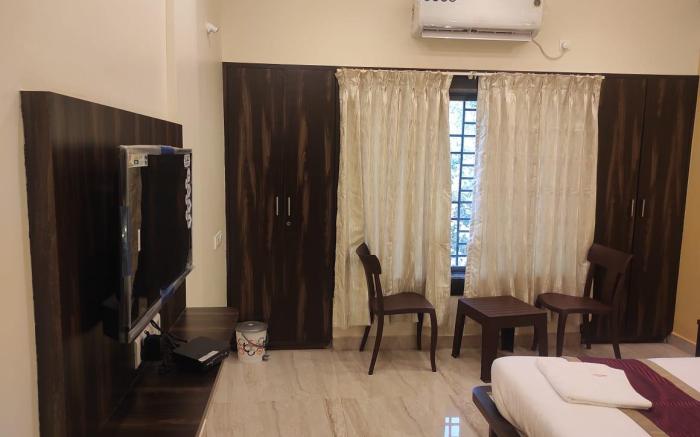 Hotel Deepak Executive, Ganpatipule