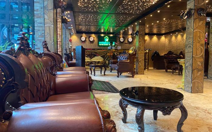 HYDERS PARK - THE LUXURY HOTEL