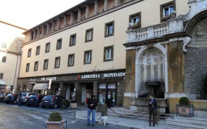 Galleria Frascati Rooms and Apartment