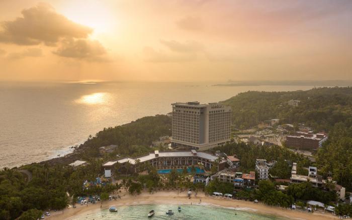 Araliya Beach Resort & Spa Unawatuna- Where you meet the sea all year