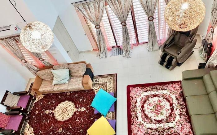 Spacious+Cozy House(10-15pax)