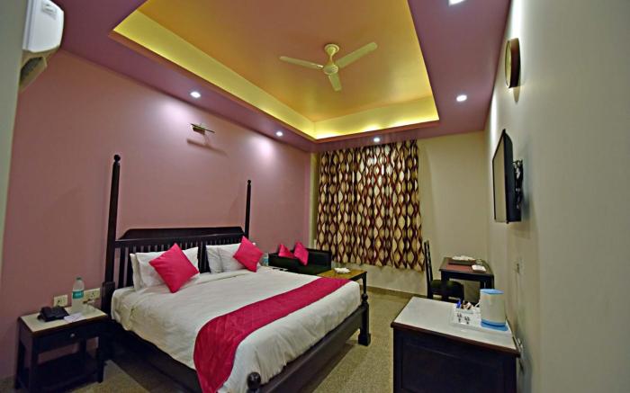 Hotel Bhanwar Singh Palace