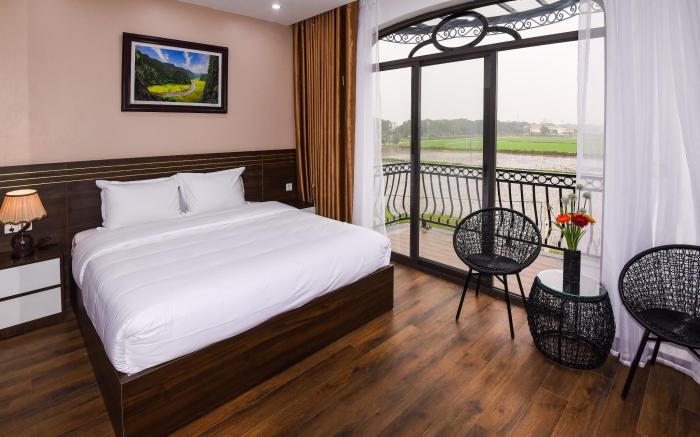 Lotus Hotel 