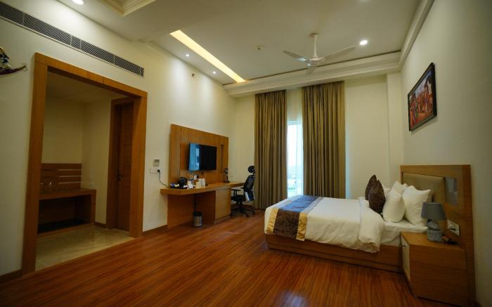 Clarks Inn Aligarh