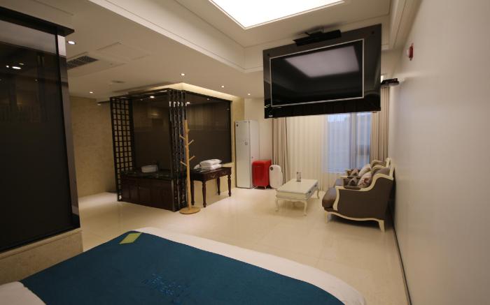 JB Tourist Hotel