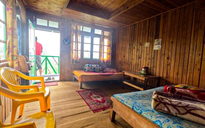 Zivaan's Hollyhocks Cottage, Rishop