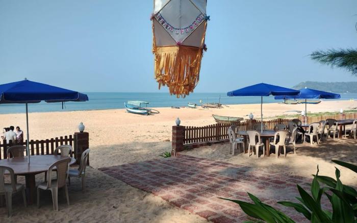 Sam & San Beach Resort