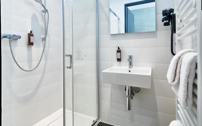 VN17 Rooftop Suites by Adrez Living