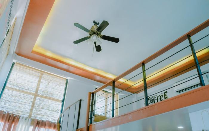 The Bistro House | Loft Unit (Free Breakfast)