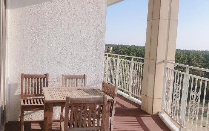 A Cozy and Clean House, Golf View, 5-minute Drive to Hyeopjae Beach