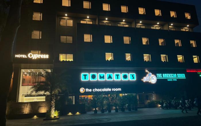 HOTEL CYPRESS