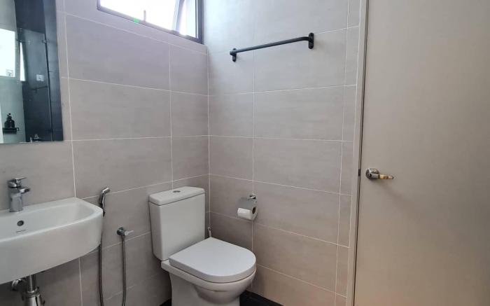 Prestige Troika 2R1B with Netflix and WiFi (16-06)