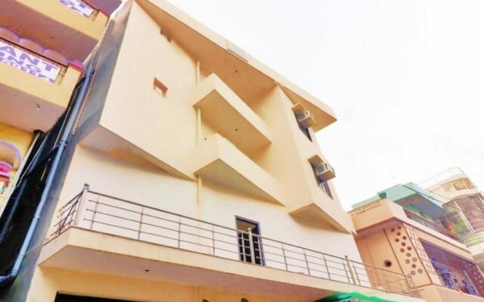 Hotel Station View Mughalsarai by ShriGo Hotels