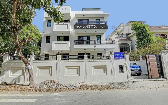 Collection O Imperial Oak Near Leisure Valley Park