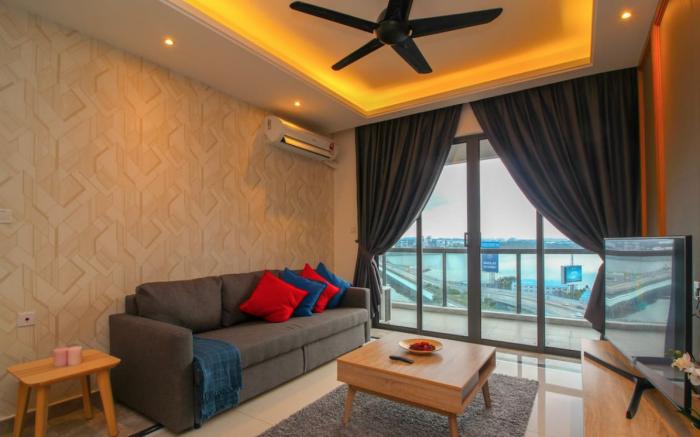 Crown Suite . R&F Mall @ 2BR 4Pax near CIQ