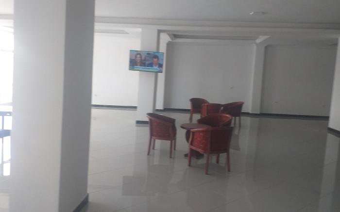 yellow apple hotel