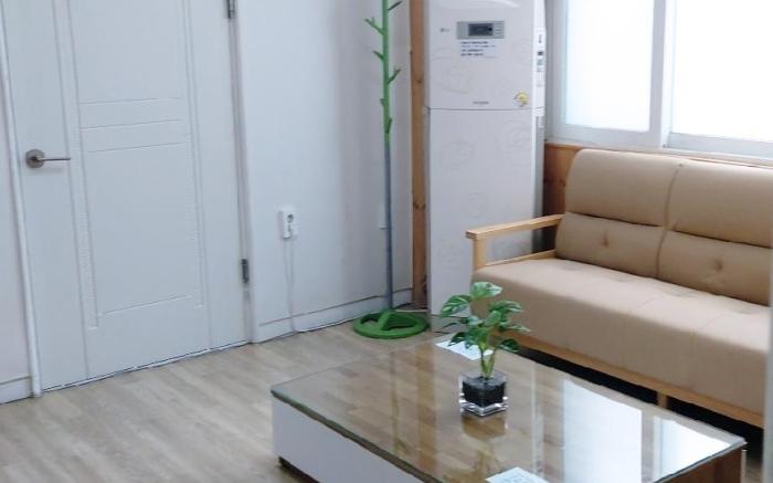 J&J Guesthouse