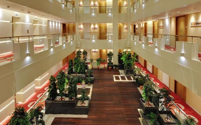 Platinum Hotel