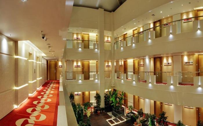 Platinum Hotel