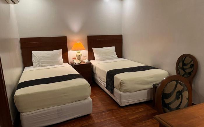 Townhouse Oak VIP Suites, Near PNR Pasay Evangelista, Makati Manila