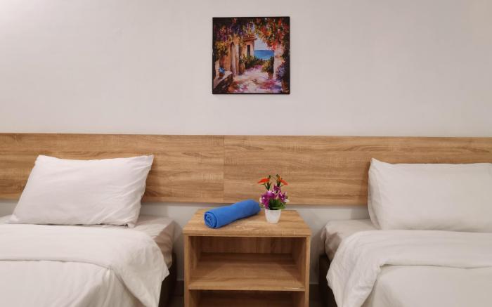 City Stay Kuching @ 210 Triple beds (W Smart TV)