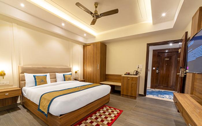 HOTEL HOLY VIVASA