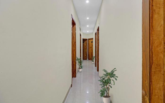 Hotel O The Mumbai Inn Near Chhatrapati Shivaji International Airport