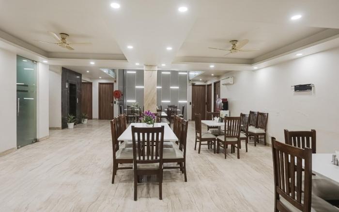 Super Townhouse The AMV Hotel