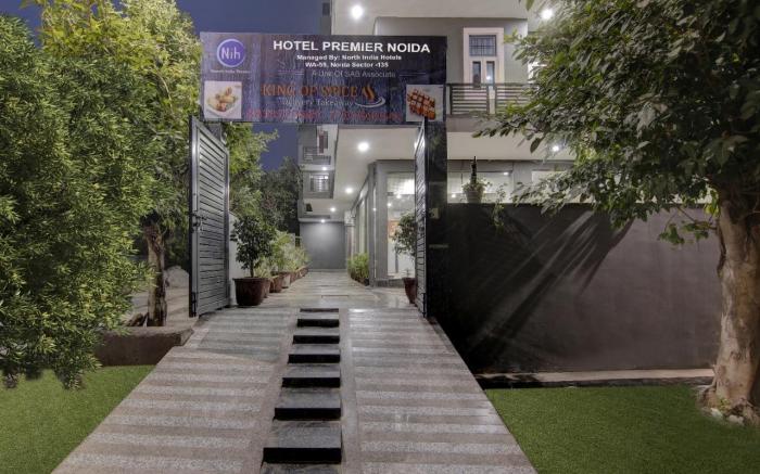 Hotel Premier Noida 135 