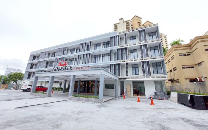 CHRISTEE SUITES HOTEL