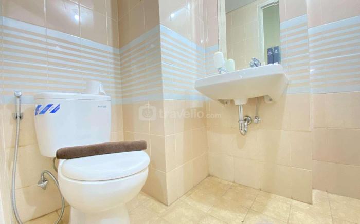 Minimalist Spacious 1BR at Parahyangan By Travelio