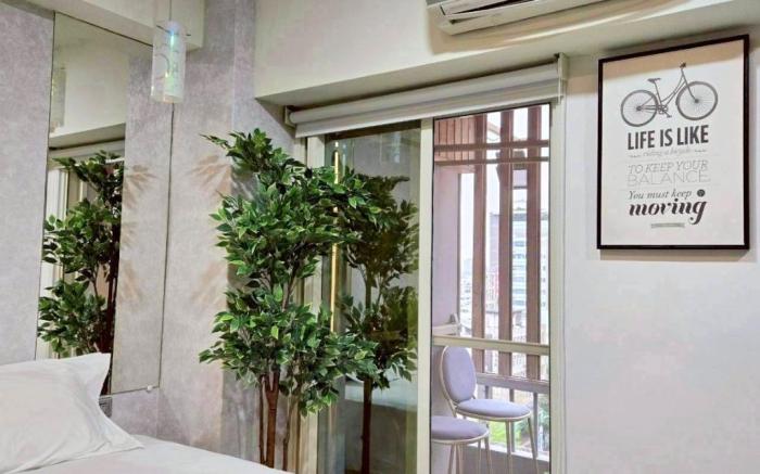 [2026/4 NEW RENOVATION] Premium City View Balcony Ensuite-Spacious Queen + Sofa Bed-1 Min to MRT