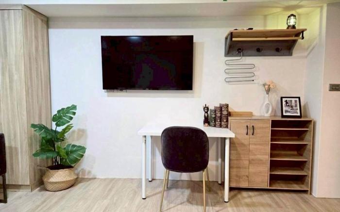[2026/4 NEW RENOVATION] Premium City View Balcony Ensuite-Spacious Queen + Sofa Bed-1 Min to MRT