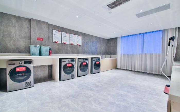 Borrman Hotel Guigang Life Port Garden Plaza High-speed Railway Station