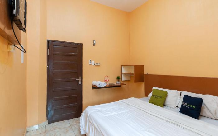 Urbanview Hotel Nisura Homestay Medan by RedDoorz