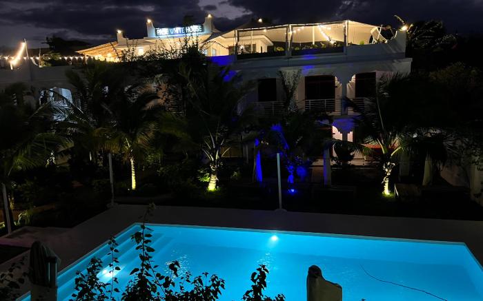 Paje White House