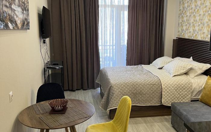Achi’s apartment 