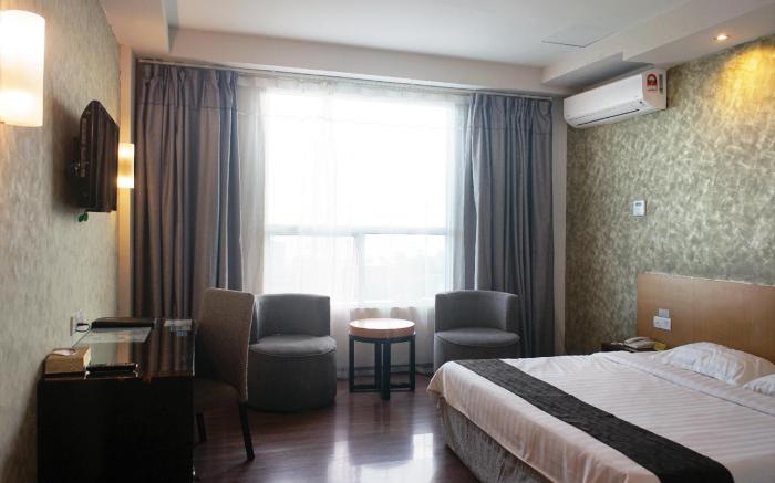 LA Hotel
