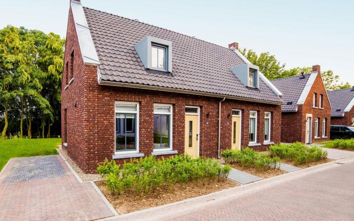 Villa with dishwasher, 4 km. from Maastricht