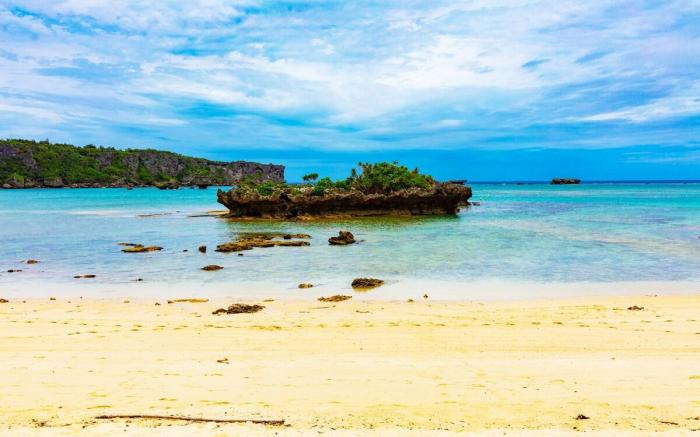 MK.10mins walk to Manzamo beach.Nearby Blue cave.