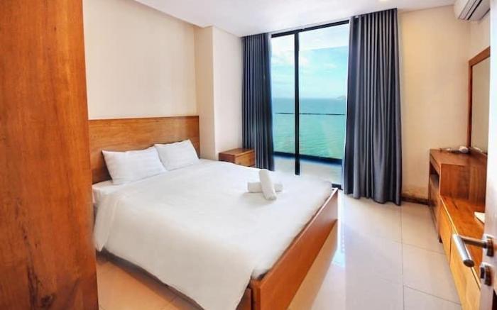 Balcony 3 bedroom apartment in Maple