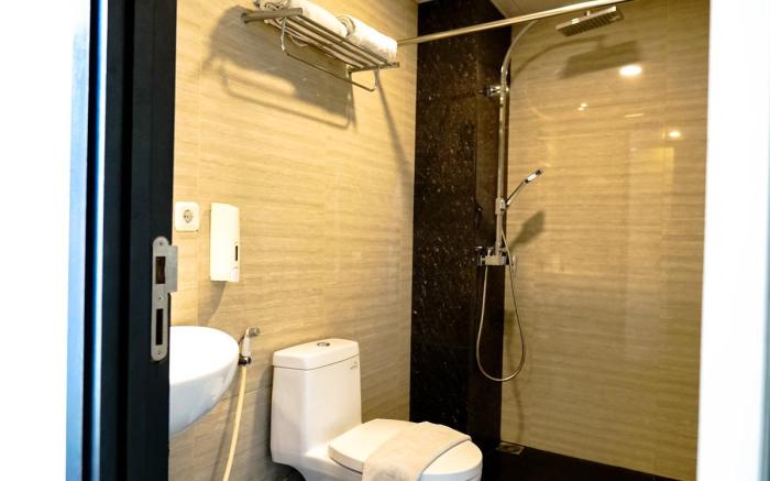 Empress Hotel Makassar City Center by LIFE