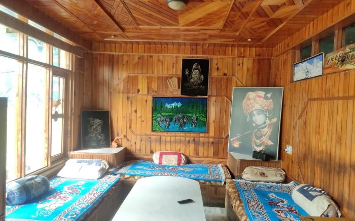 Hotel deep forest Kasol
