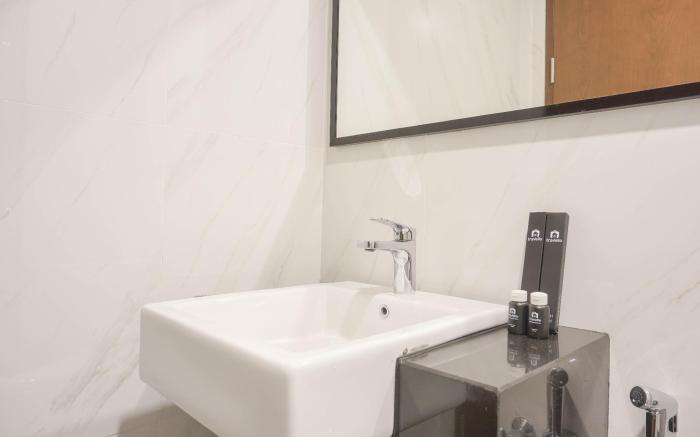 Comfort Warm Studio at Ciputra World 2 By Travelio