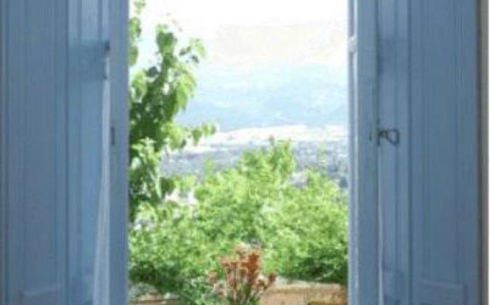 Kyriaki Guesthouse & Suites
