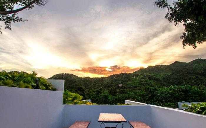Three Bedroom Villa Near Beach with 2 Rooftop
