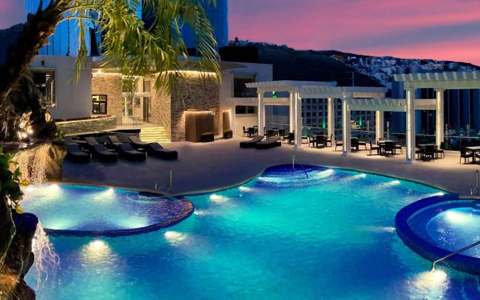 Safi Royal Luxury Metropolitan